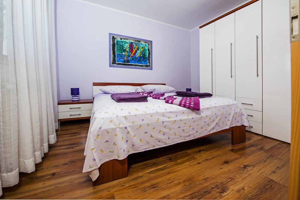 Apartments Karmen Rovinj Exterior photo