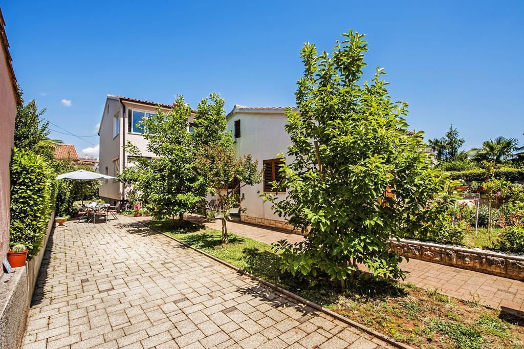 Apartments Karmen Rovinj Exterior photo